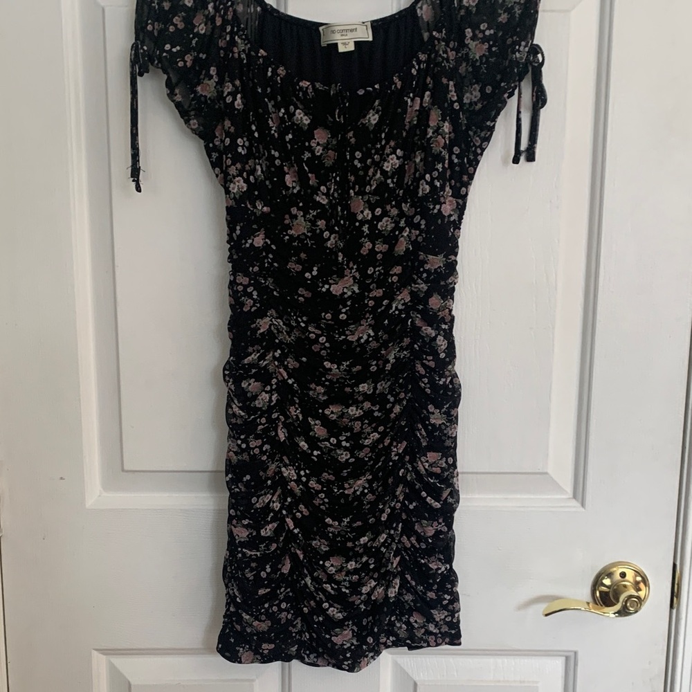Feminine Black Floral Mini Dress for juniors